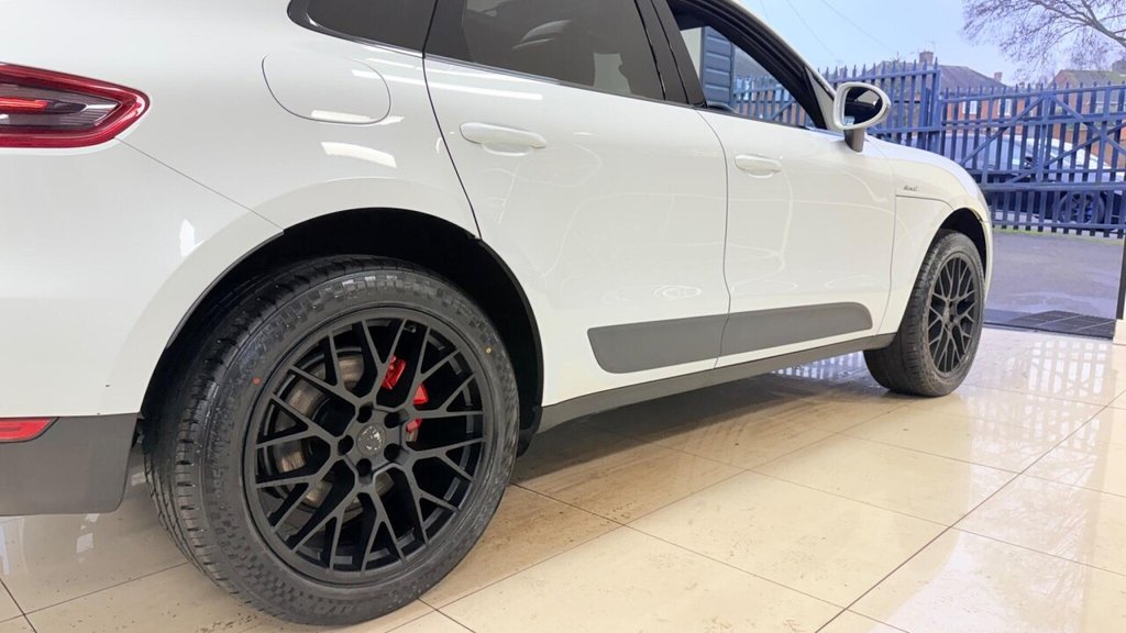 Used Porsche Macan 2015 for sale - 77031088: Photo 15