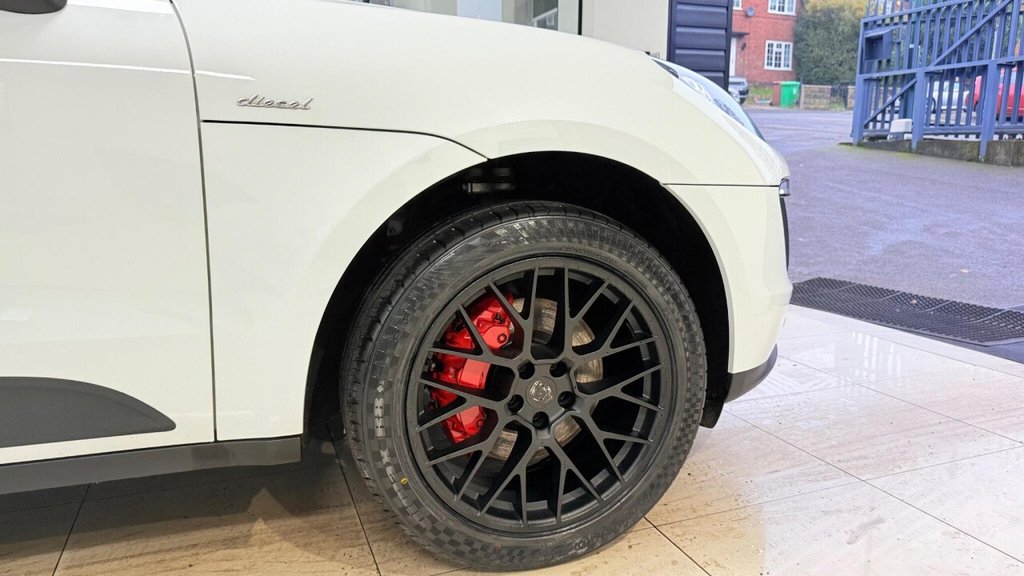 Used Porsche Macan 2015 for sale - 77031088: Photo 16