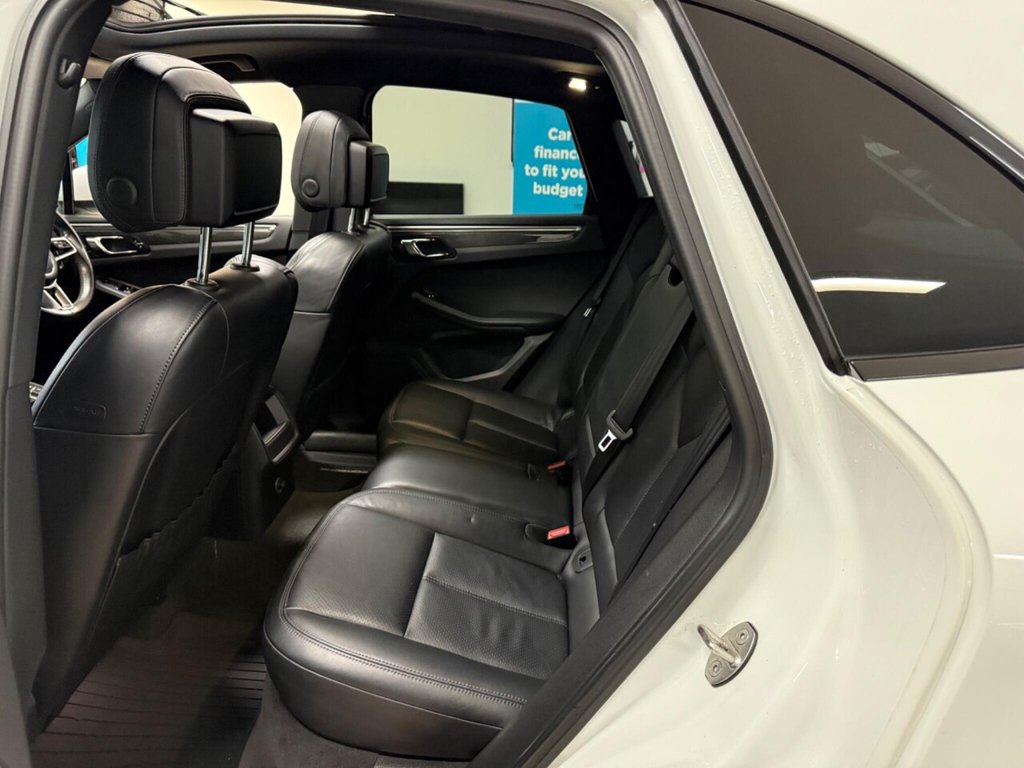 Used Porsche Macan 2015 for sale - 77031088: Photo 35