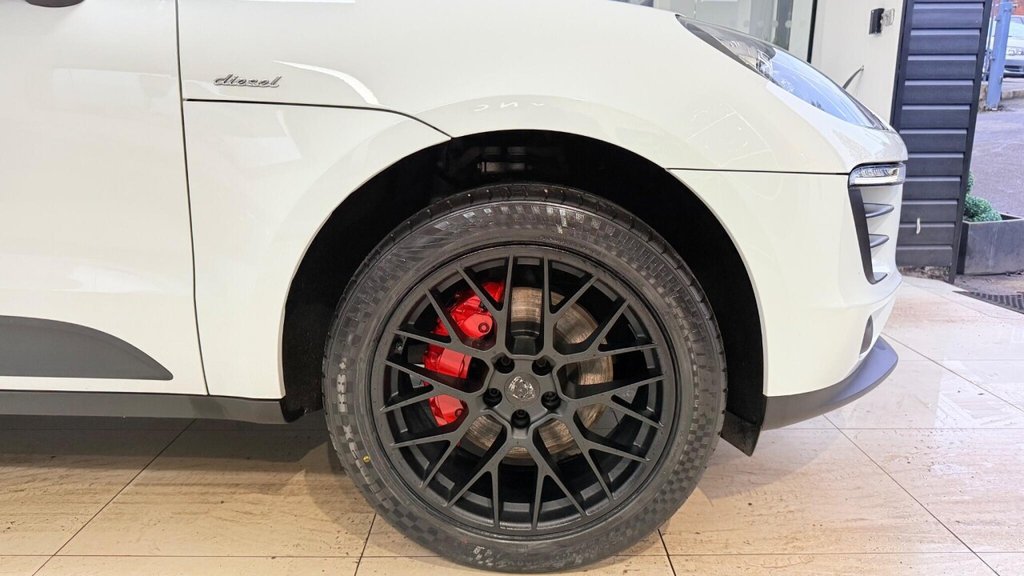 Used Porsche Macan 2015 for sale - 77031088: Photo 46