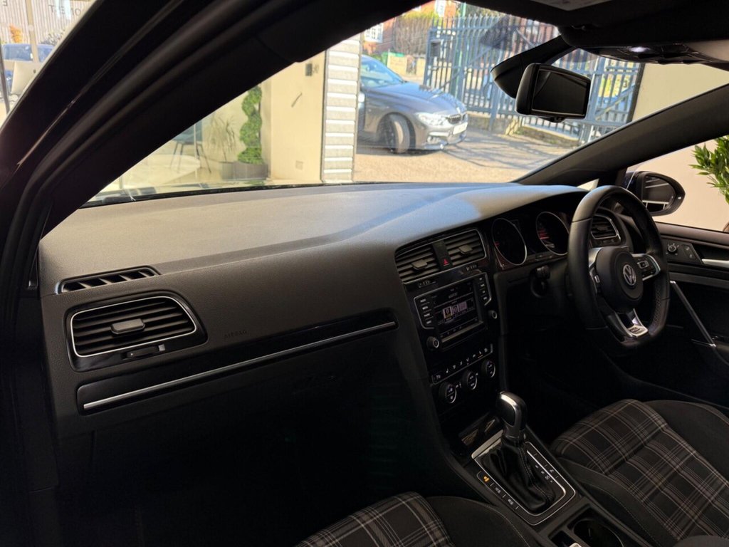Used Volkswagen Golf 2016 for sale - 78154001: Photo 29