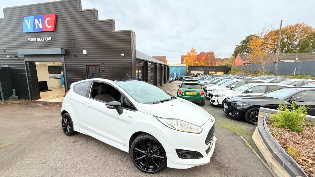 Used Ford Fiesta 2016 for sale - 76454534: Photo 1