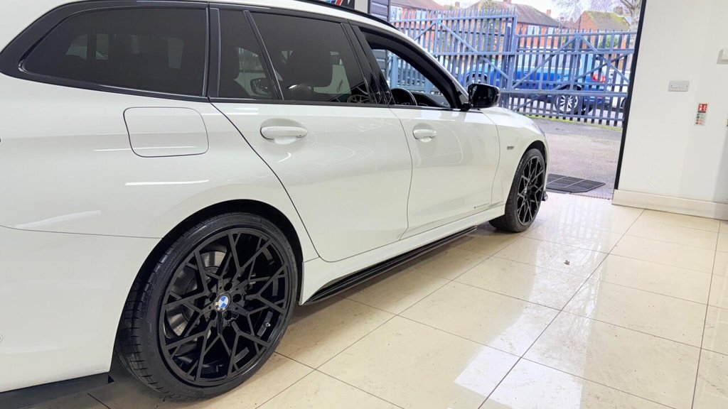 Used BMW 3 Series 2021 for sale - 77328360: Photo 11