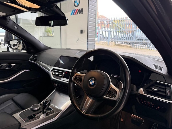 Used BMW 3 Series 2021 for sale - 76256367: Photo 32