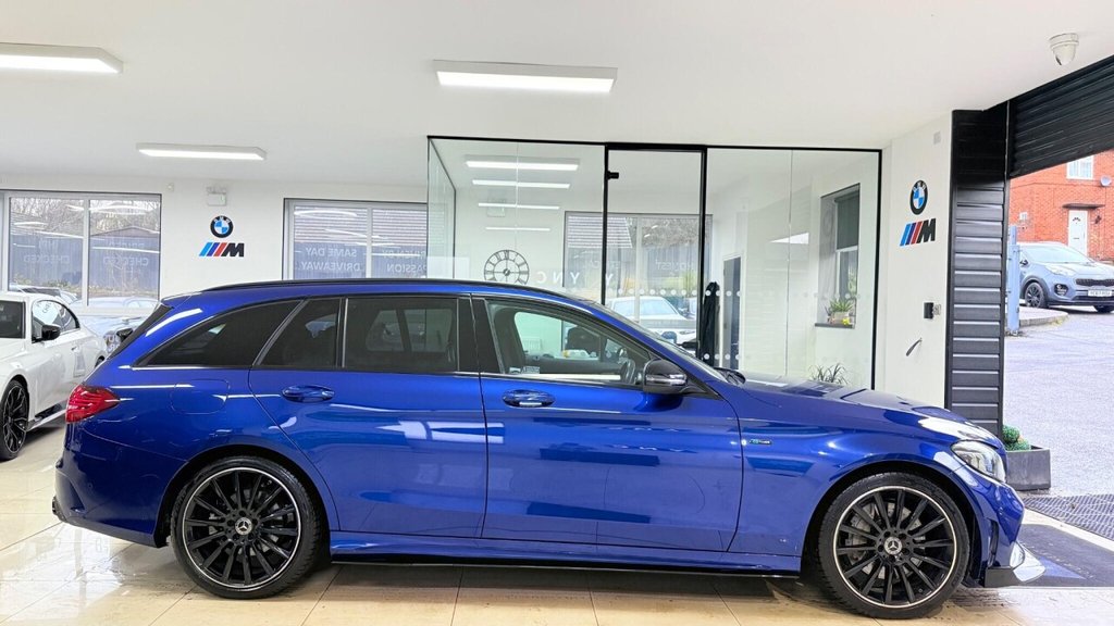 Used Mercedes-Benz C Class 2020 for sale - 76950559: Photo 2