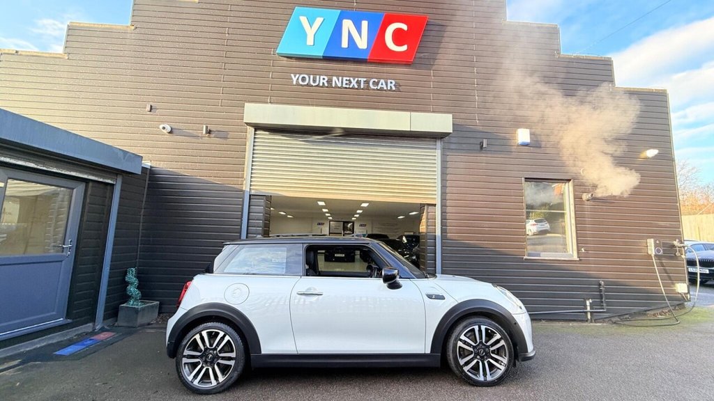 Used MINI Hatch 2021 for sale - 77356297: Photo 2