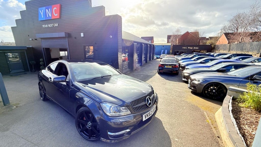 Used Mercedes-Benz C Class 2012 for sale - 77836091: Photo 2