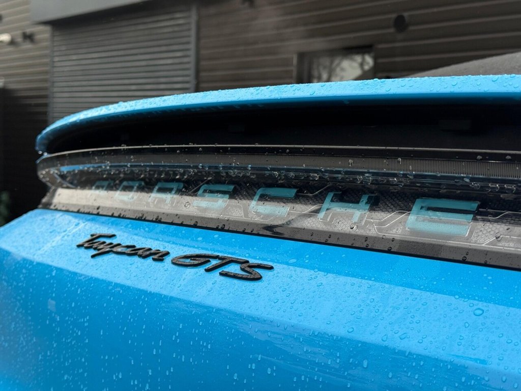 Used Porsche Taycan 2024 for sale - 76632568: Photo 12