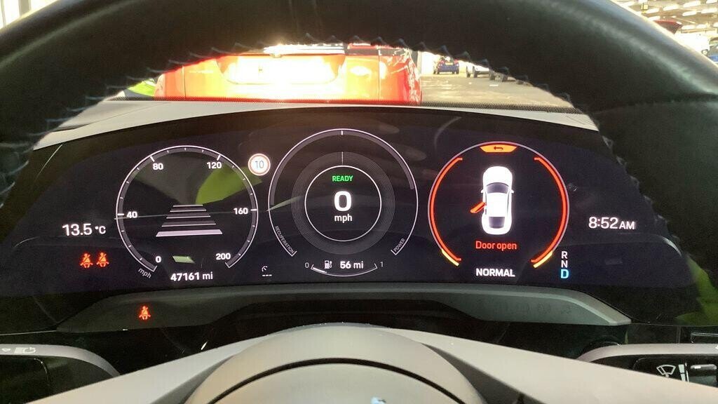 Used Porsche Taycan 2024 for sale - 76632568: Photo 45