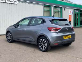Used Renault Clio 2023 for sale - 74668446: Photo