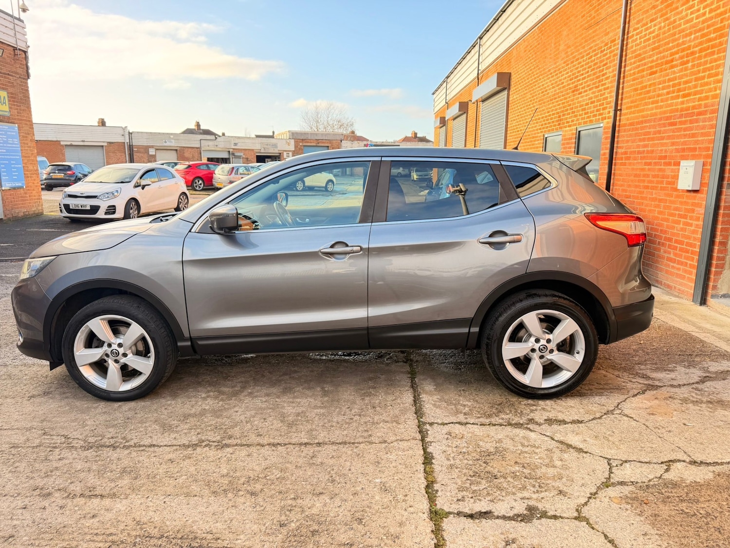 Used Nissan Qashqai 2015 for sale - 76791386: Photo 5