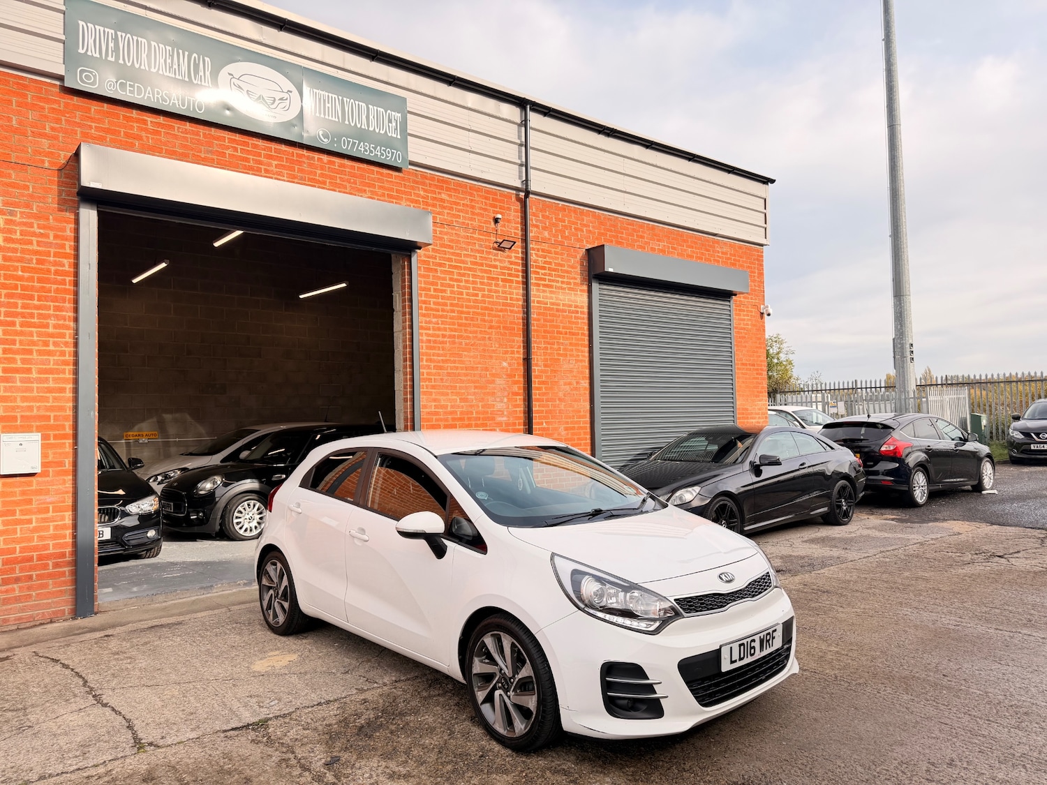 Used Kia Rio 2016 for sale - 76431189: Photo 2