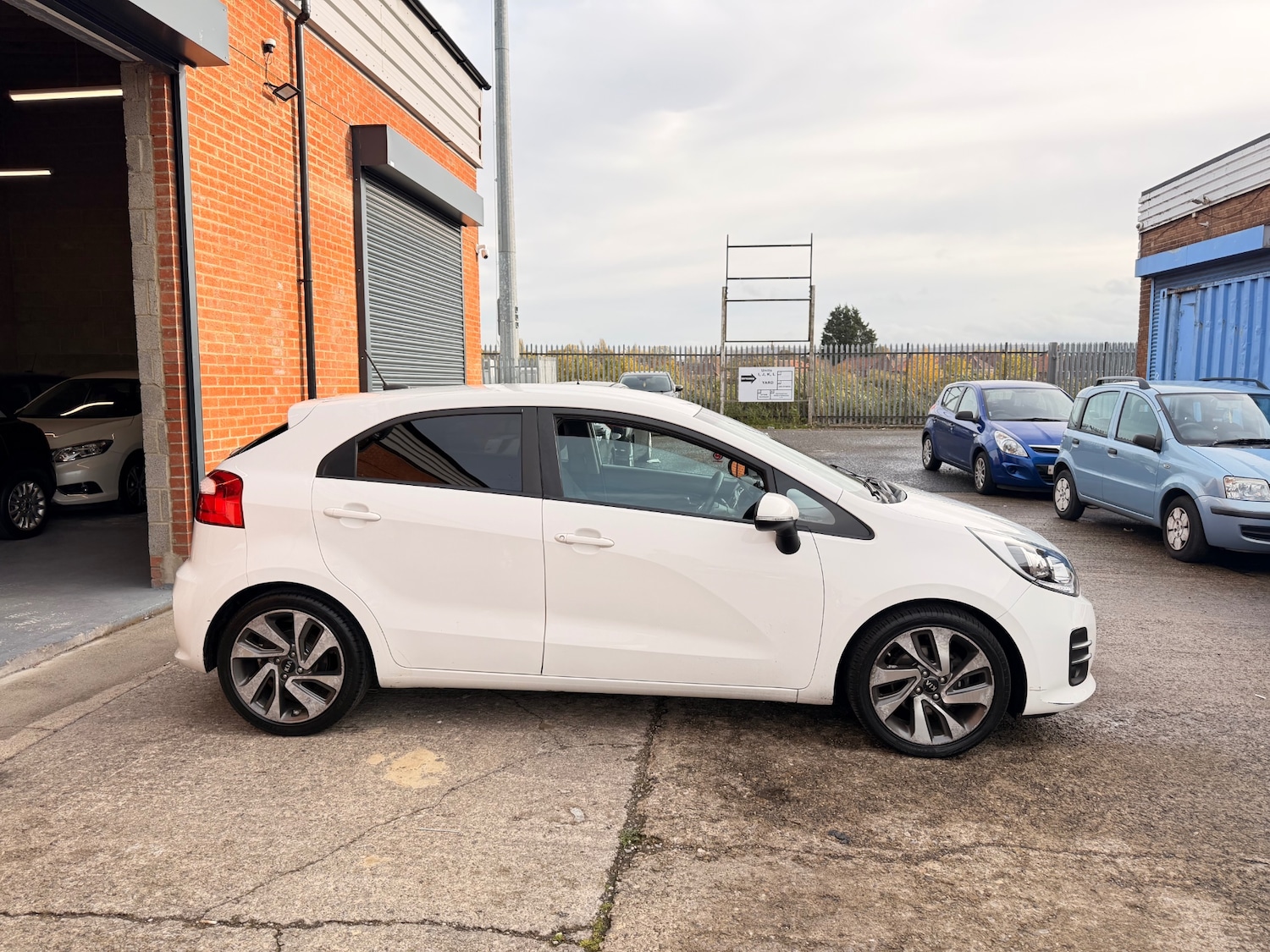 Used Kia Rio 2016 for sale - 76431189: Photo 3