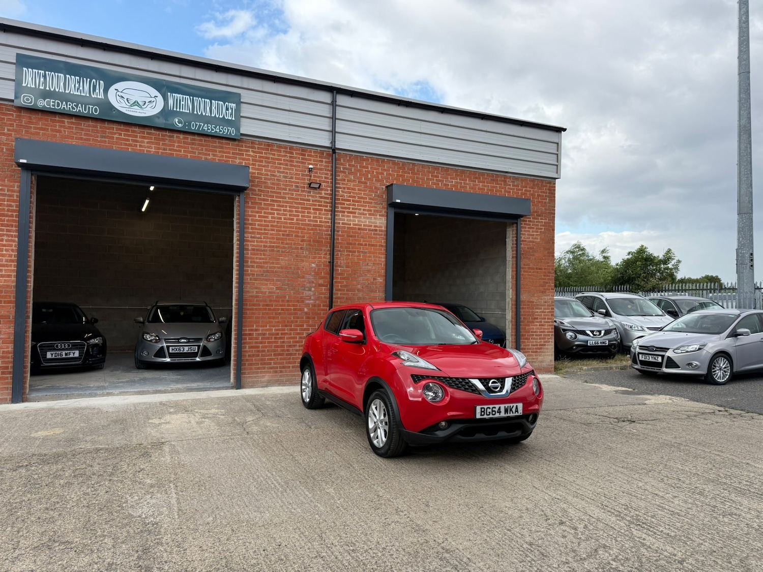 Used Nissan Juke 2014 for sale - 76931687: Photo 2