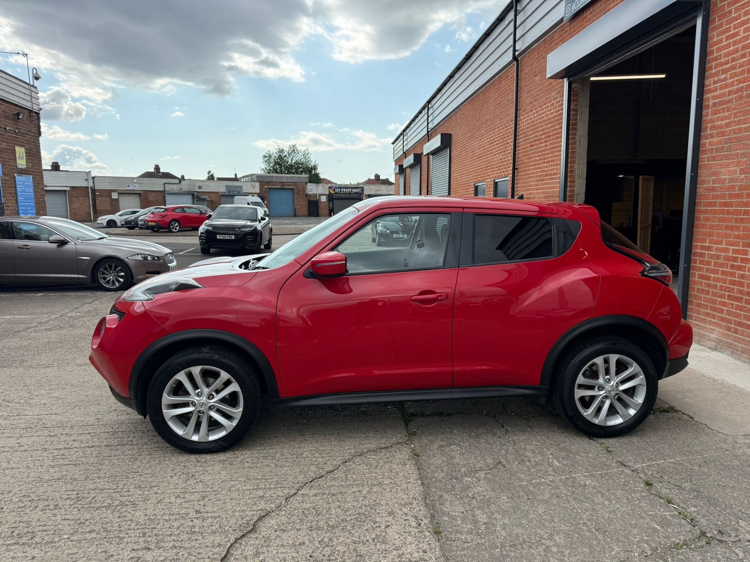 Used Nissan Juke 2014 for sale - 76931687: Photo 6