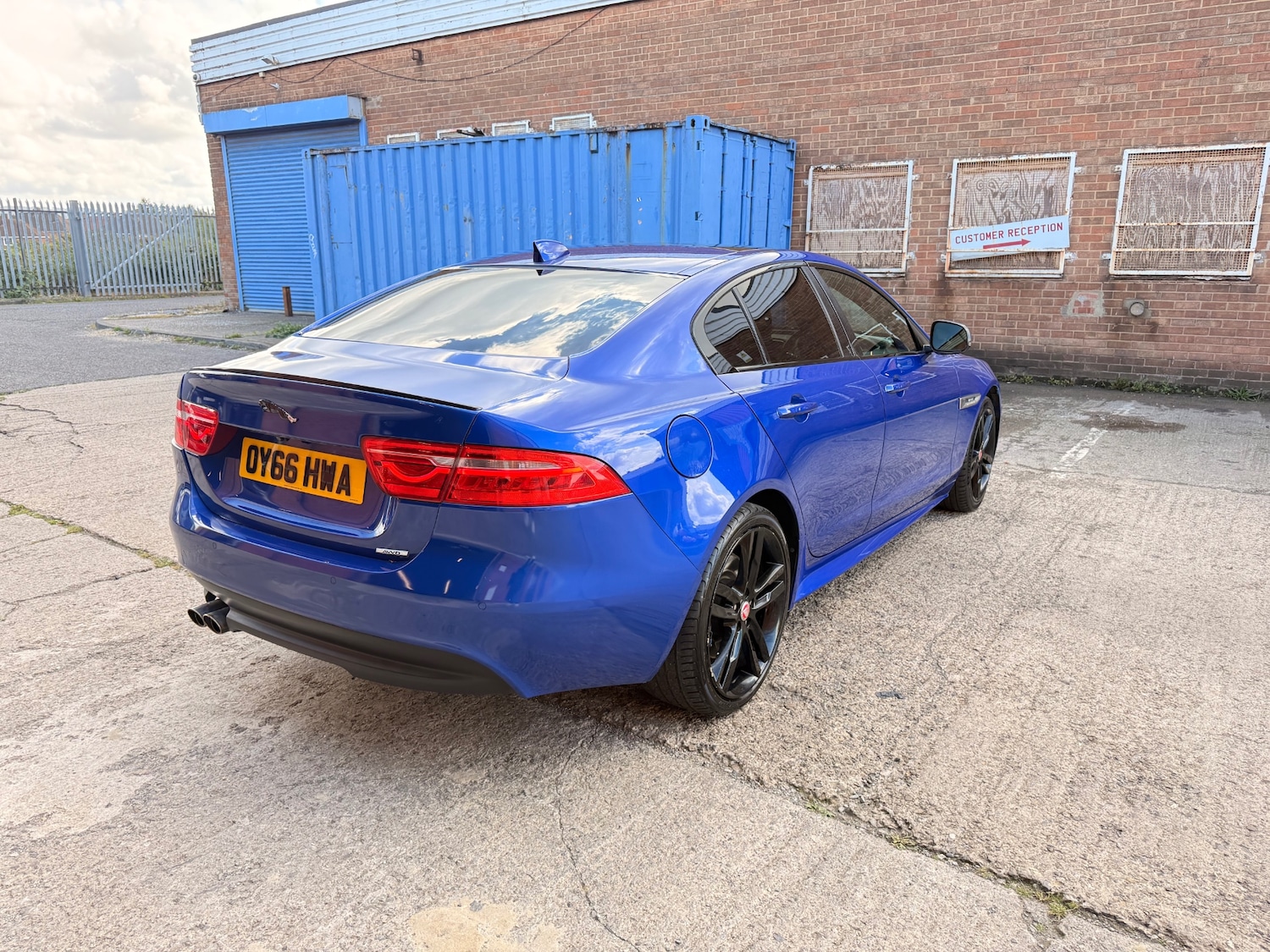 Used Jaguar XE 2016 for sale - 76451856: Photo 4