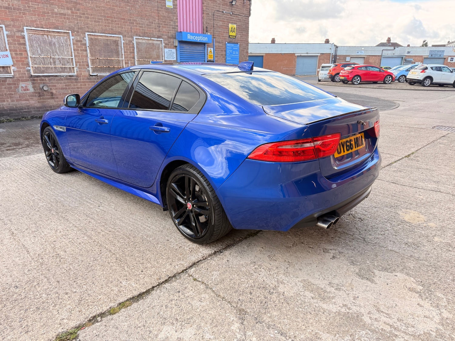 Used Jaguar XE 2016 for sale - 76451856: Photo 6