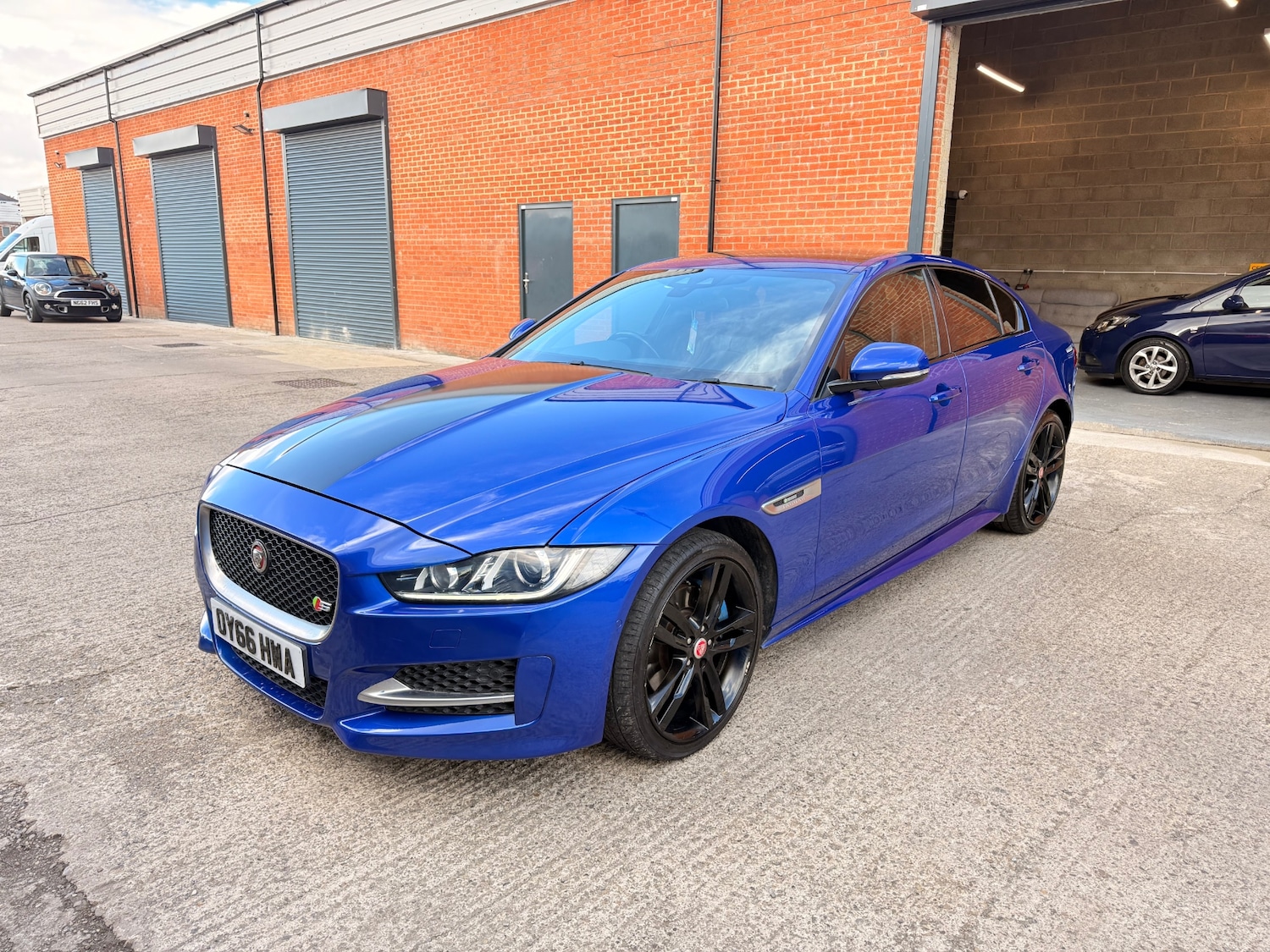 Used Jaguar XE 2016 for sale - 76451856: Photo 8