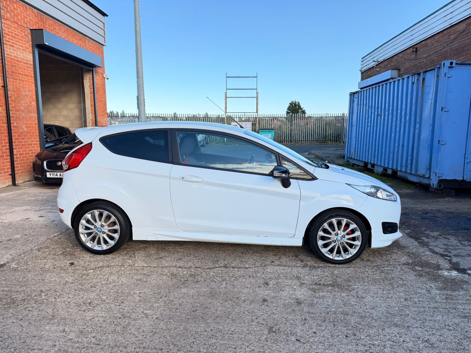 Used Ford Fiesta 2014 for sale - 76807447: Photo 3