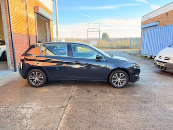 Used Peugeot 308 2016 for sale - 76650677: Photo
