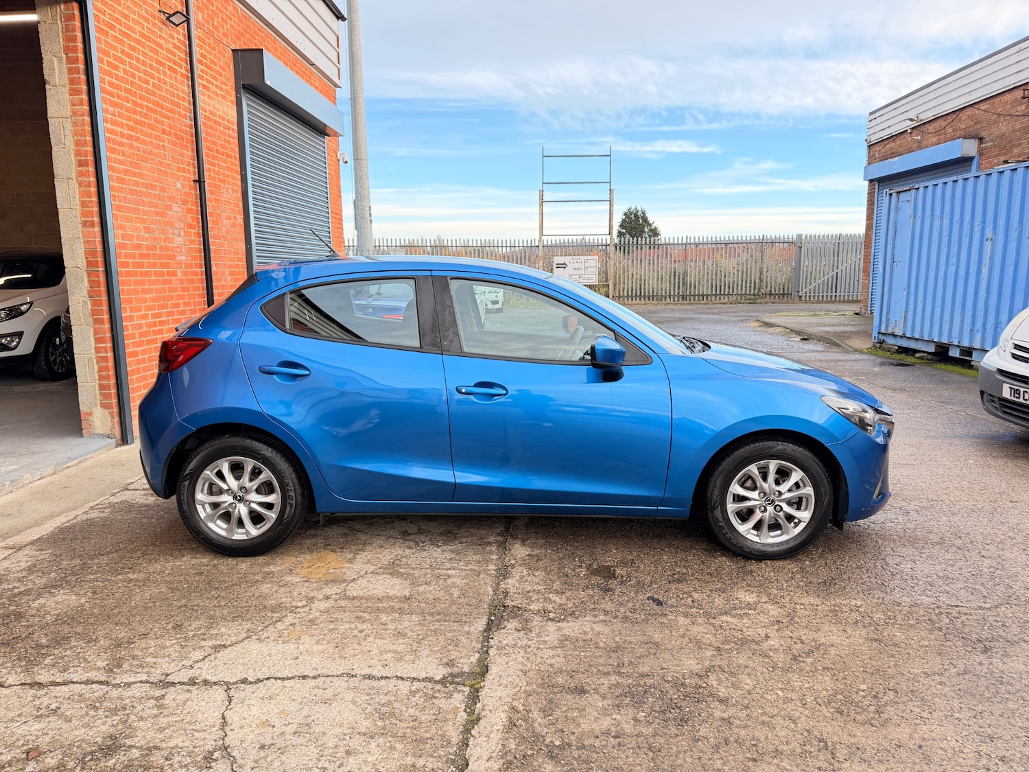 Used Mazda Mazda2 2018 for sale - 76651107: Photo 3