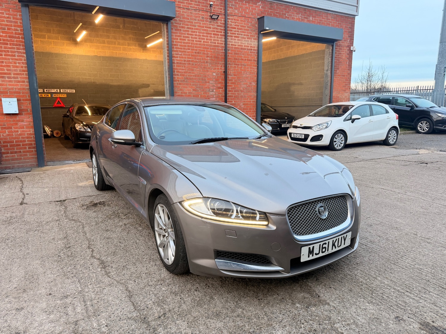 Used Jaguar XF 2012 for sale - 77557255: Photo 2