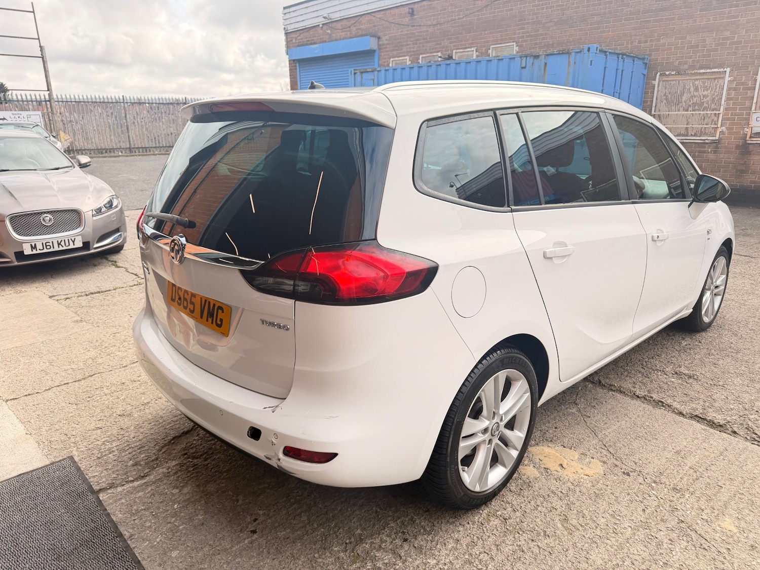 Used Vauxhall Zafira 2015 for sale - 77729652: Photo 4
