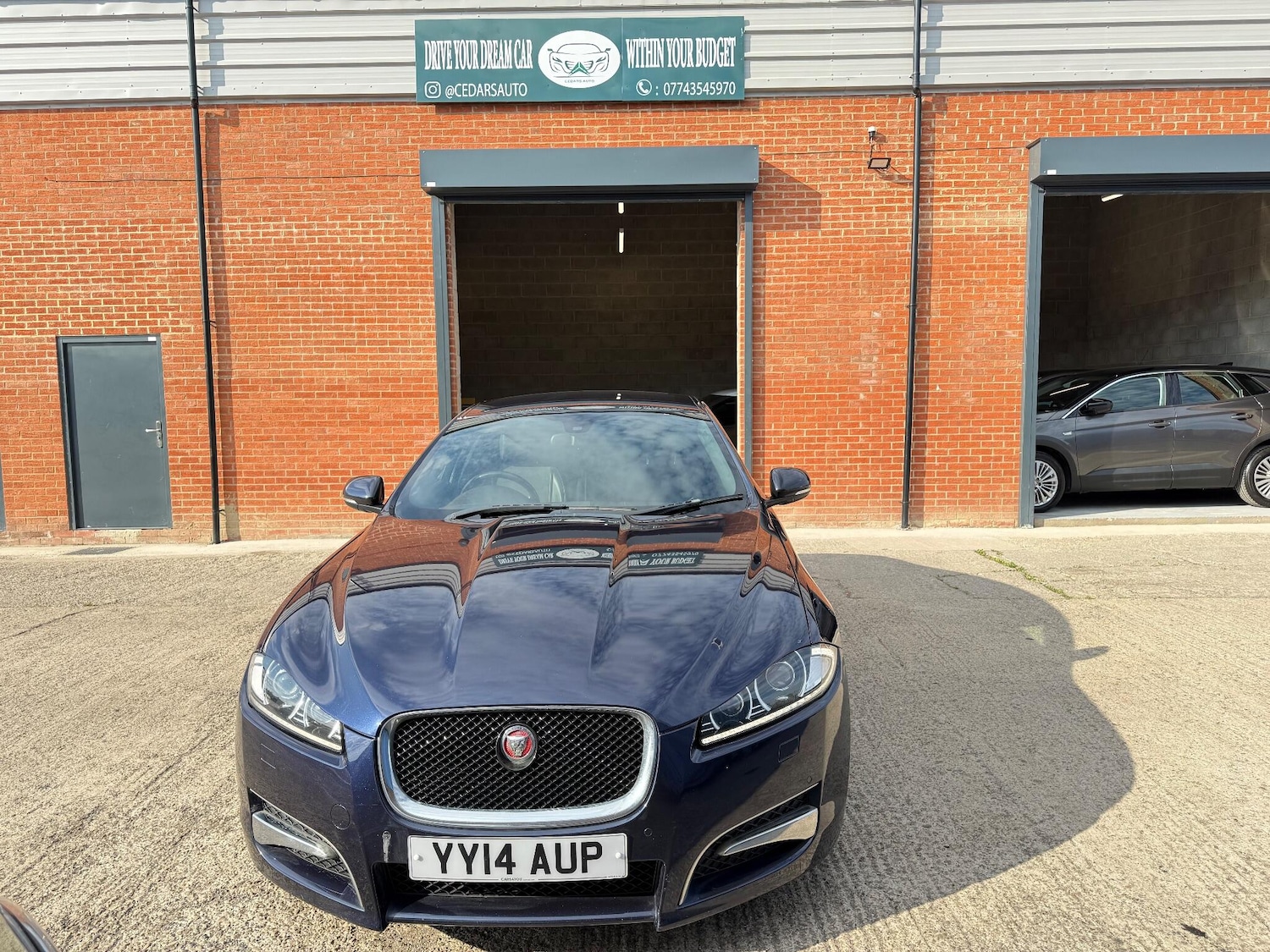 Used Jaguar XF 2014 for sale - 76059600: Photo 2