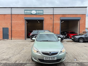 Used Vauxhall Astra 2012 for sale - 76099256: Photo 2