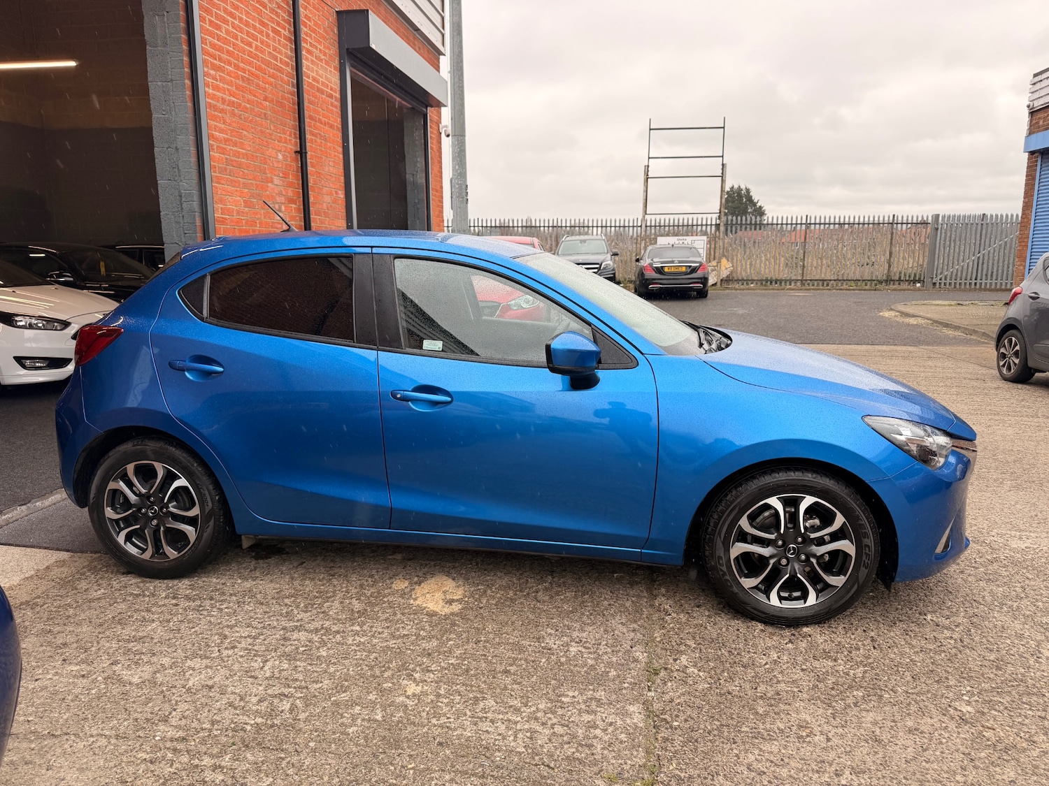 Used Mazda Mazda2 2017 for sale - 77998471: Photo 3