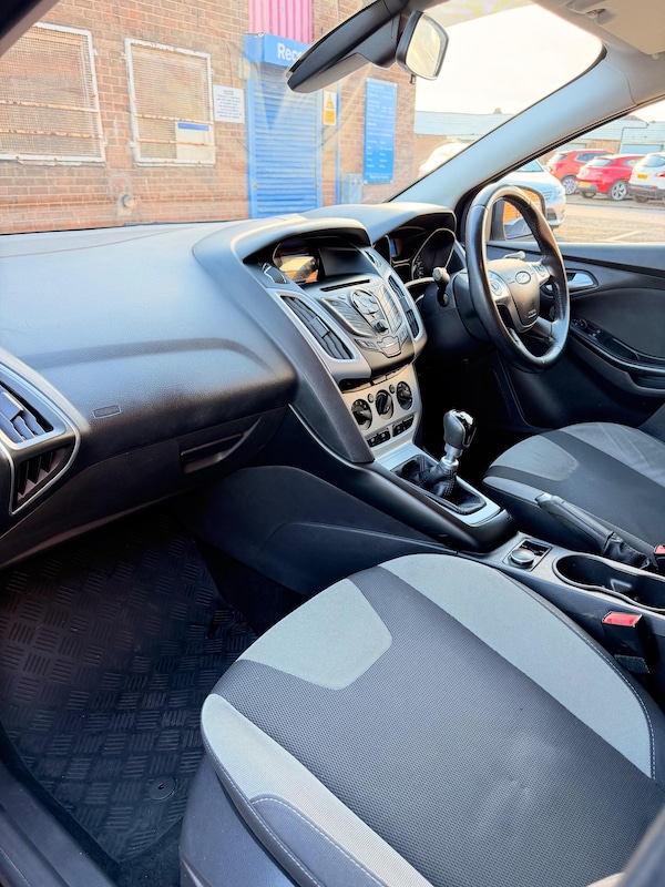 Used Ford Focus 2013 for sale - 76200549: Photo 8