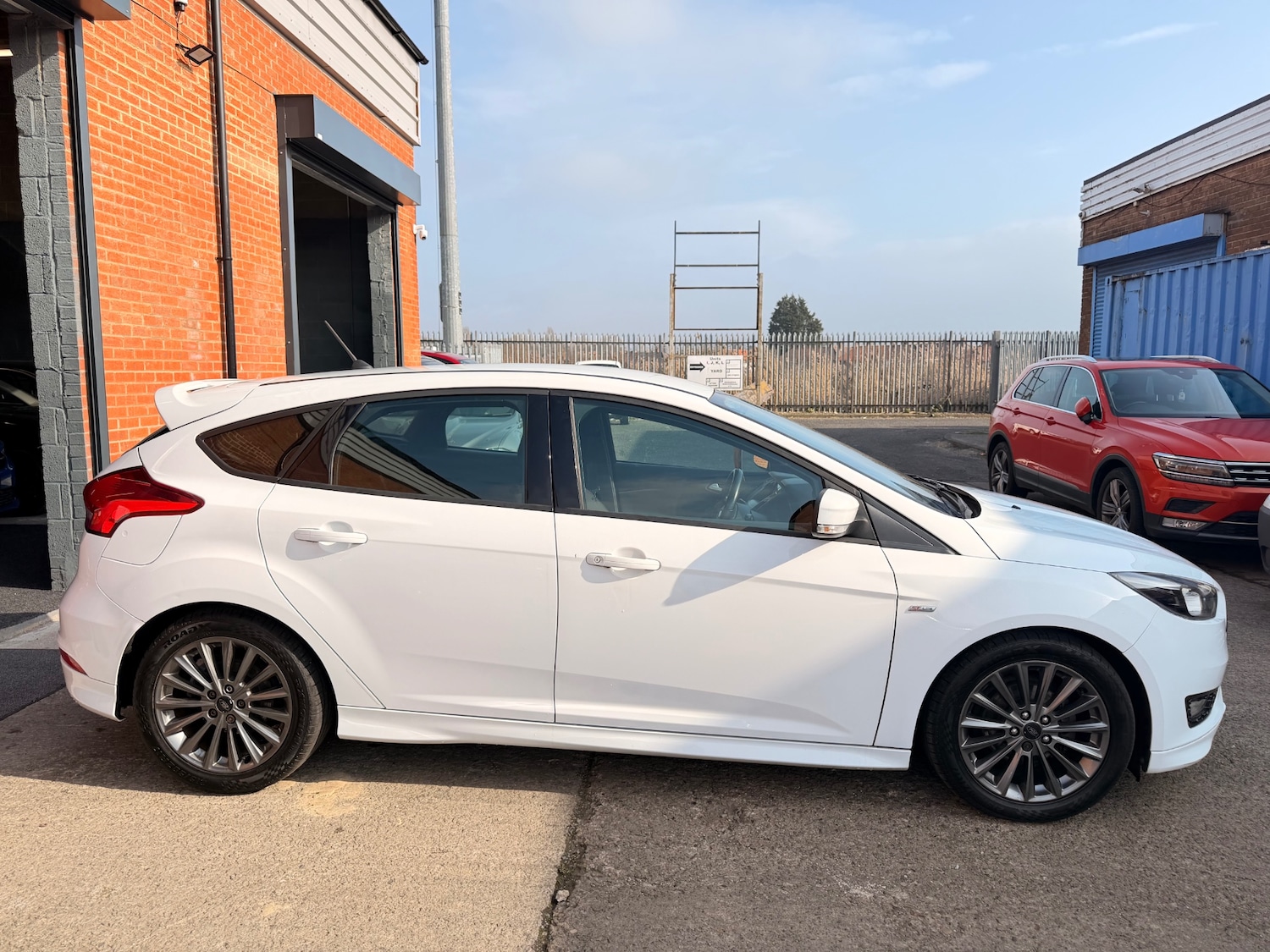 Used Ford Focus 2017 for sale - 77996875: Photo 3