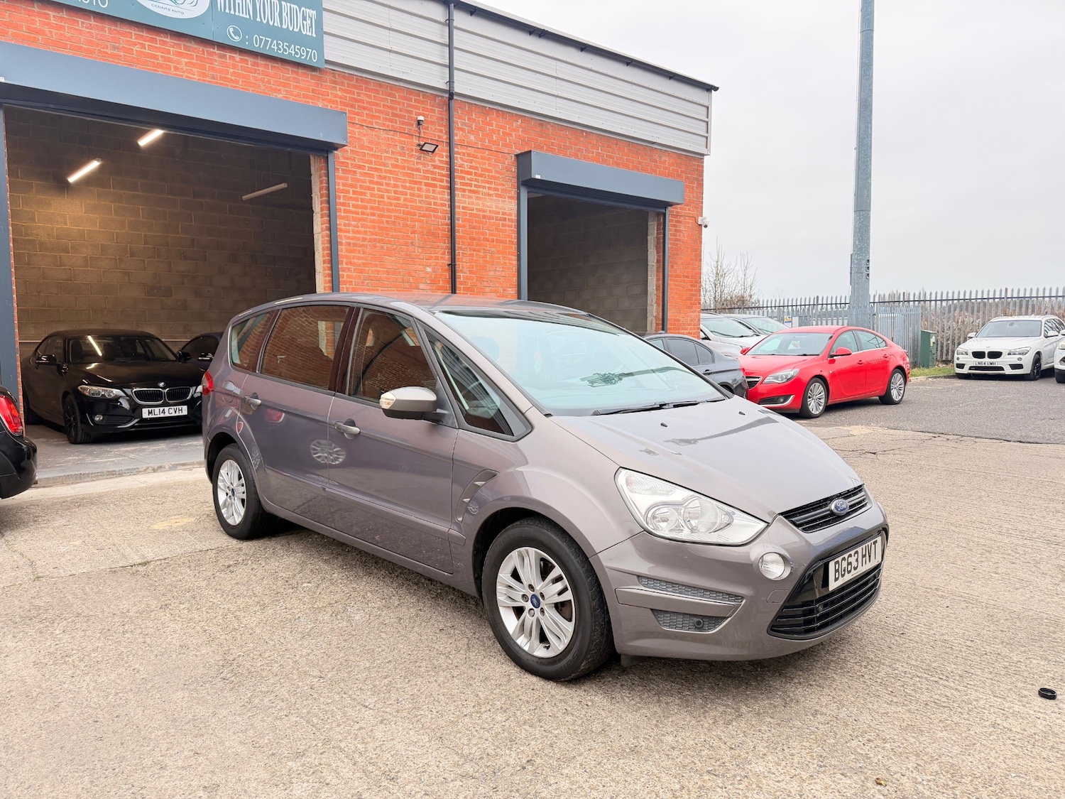 Used Ford S-Max 2013 for sale - 77058711: Photo 2