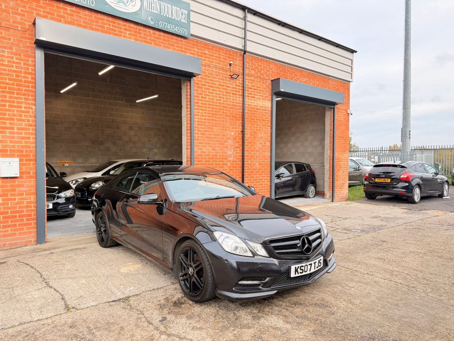 Used Mercedes-Benz E Class 2013 for sale - 77730561: Photo 2