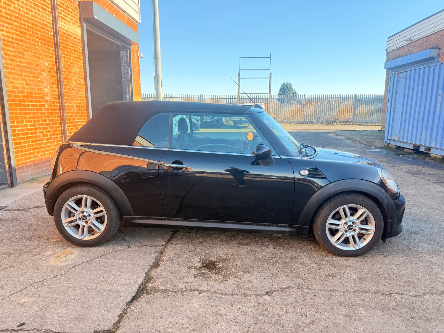 Used MINI Convertible 2014 for sale - 77557251: Photo 3
