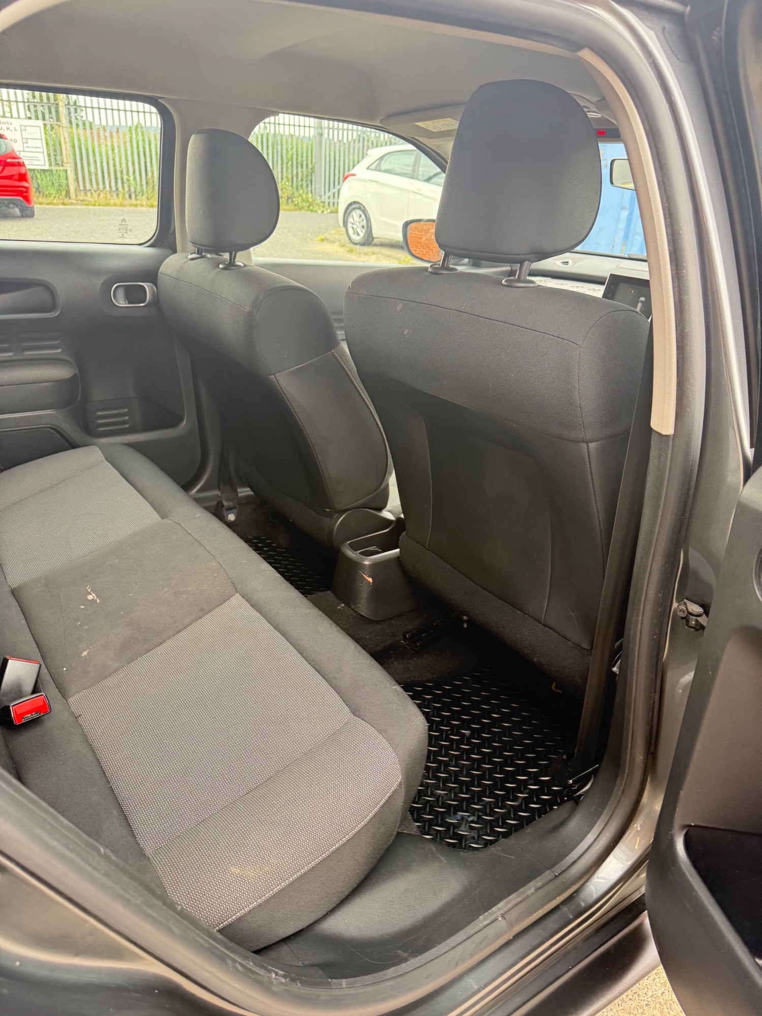 Used Citroen C4 Cactus 2015 for sale - 76408389: Photo 9