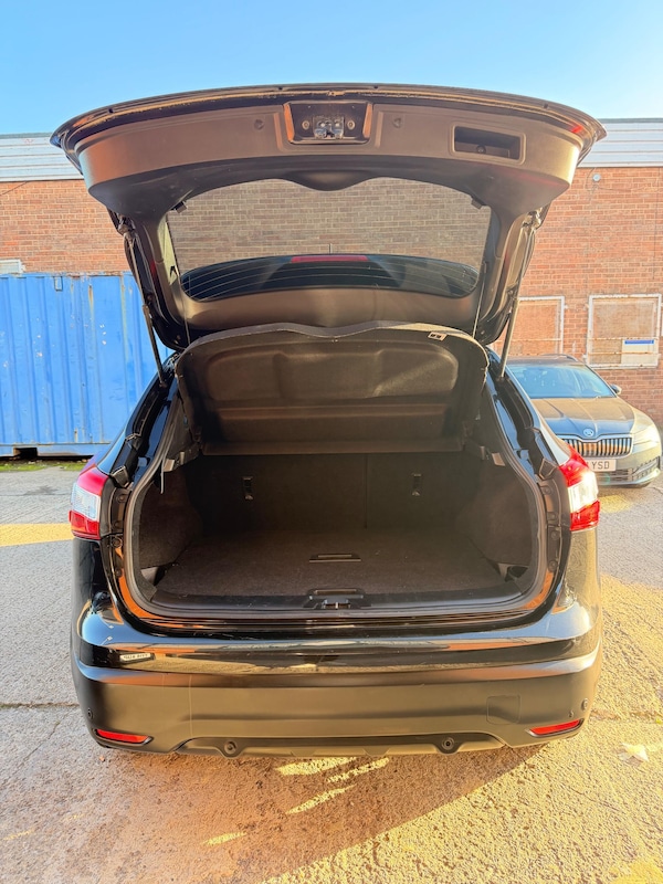 Used Nissan Qashqai 2015 for sale - 76174724: Photo 11