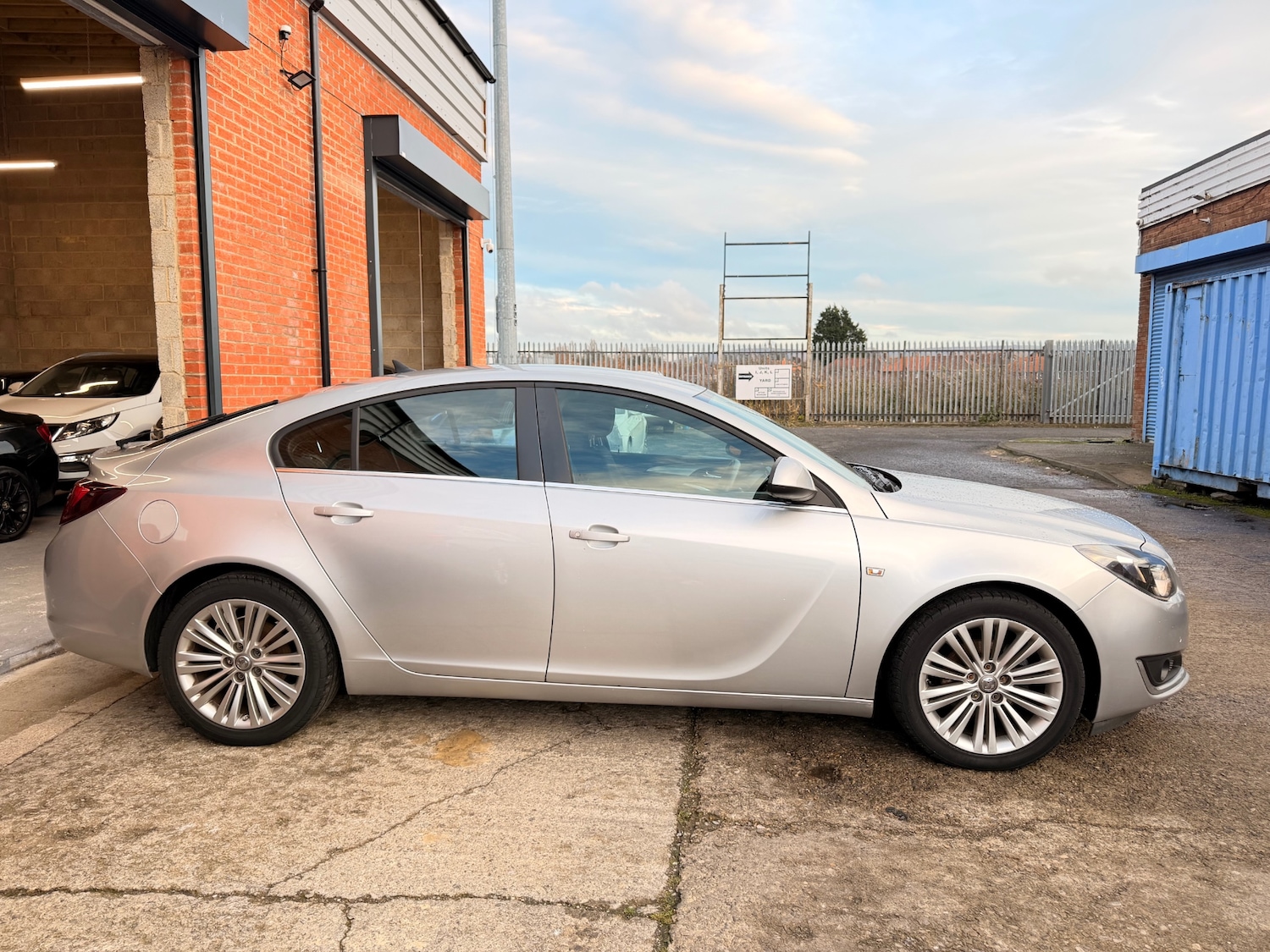 Used Vauxhall Insignia 2017 for sale - 76832889: Photo 5