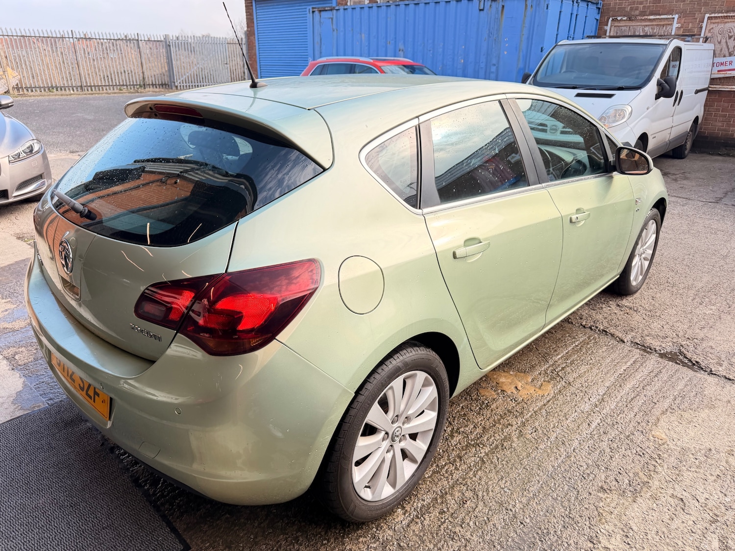 Used Vauxhall Astra 2012 for sale - 77809512: Photo 4