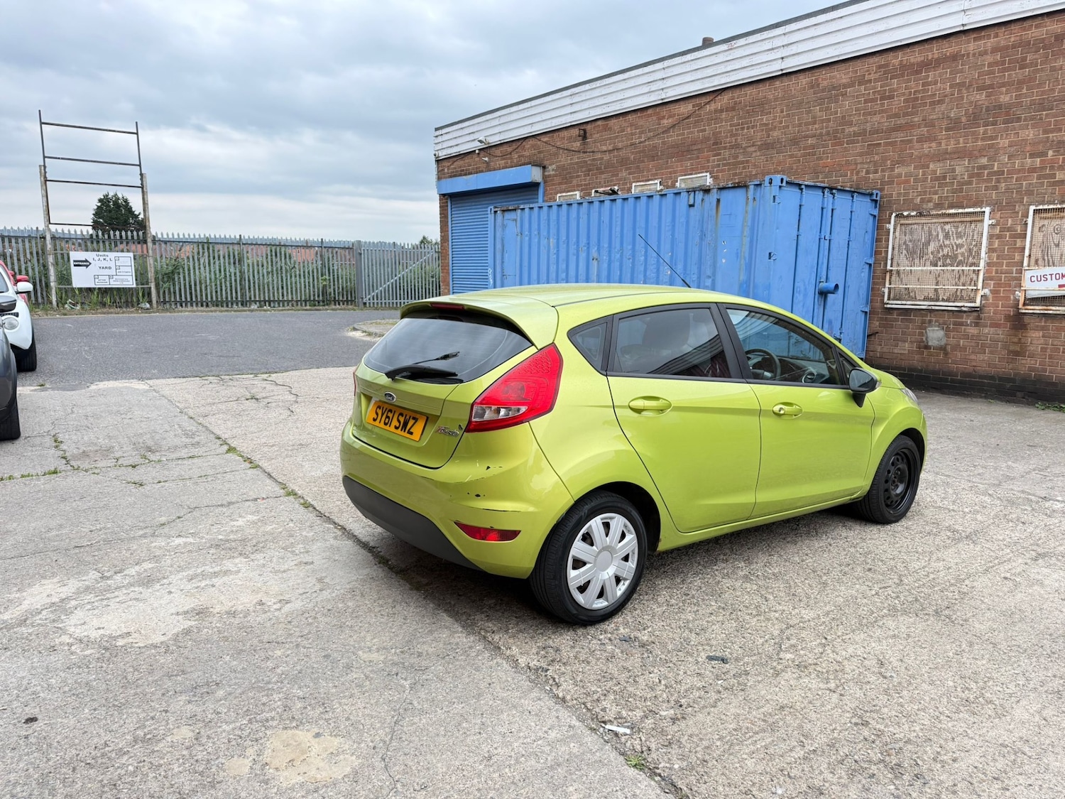Used Ford Fiesta 2011 for sale - 76792396: Photo 4