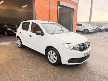 Used Dacia Sandero 2017 for sale - 77375850: Photo