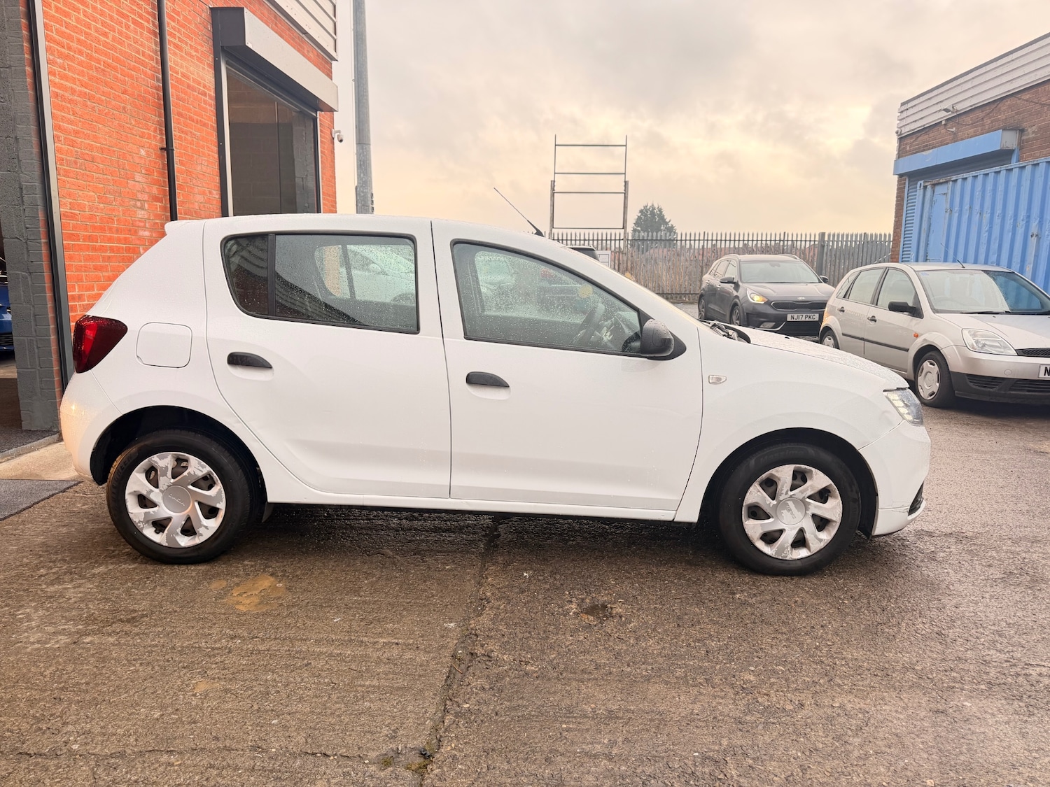 Used Dacia Sandero 2017 for sale - 77375850: Photo 3