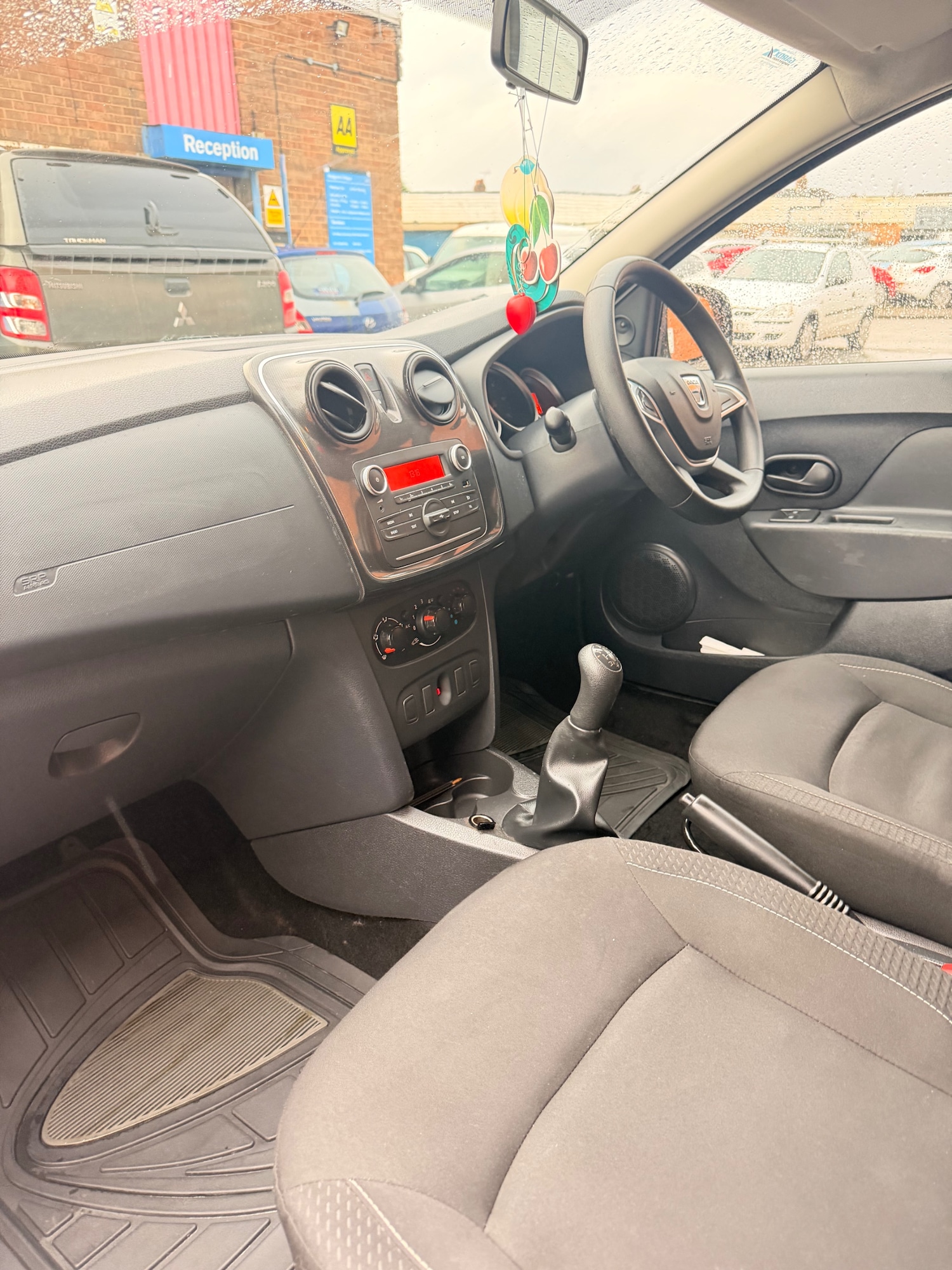 Used Dacia Sandero 2017 for sale - 77375850: Photo 7