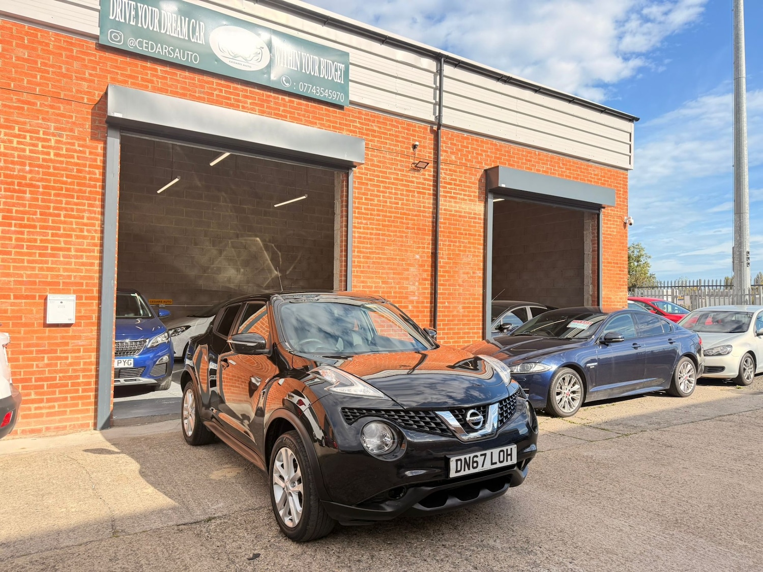 Used Nissan Juke 2017 for sale - 77988880: Photo 2