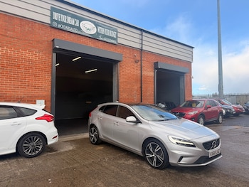Used Volvo V40 2018 for sale - 78139940: Photo