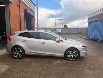 Used Volvo V40 2018 for sale - 78139940: Photo