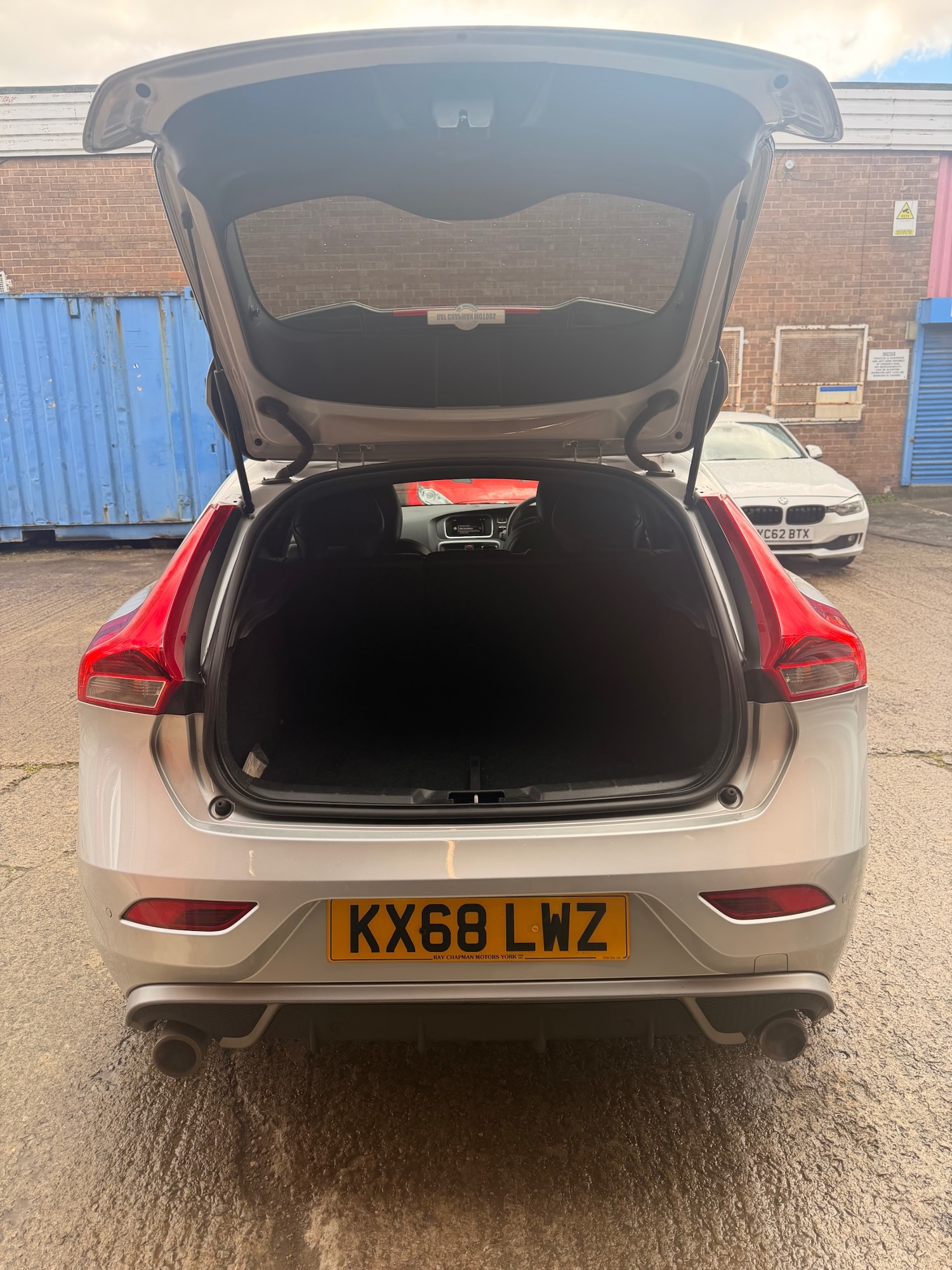 Used Volvo V40 2018 for sale - 78139940: Photo 9