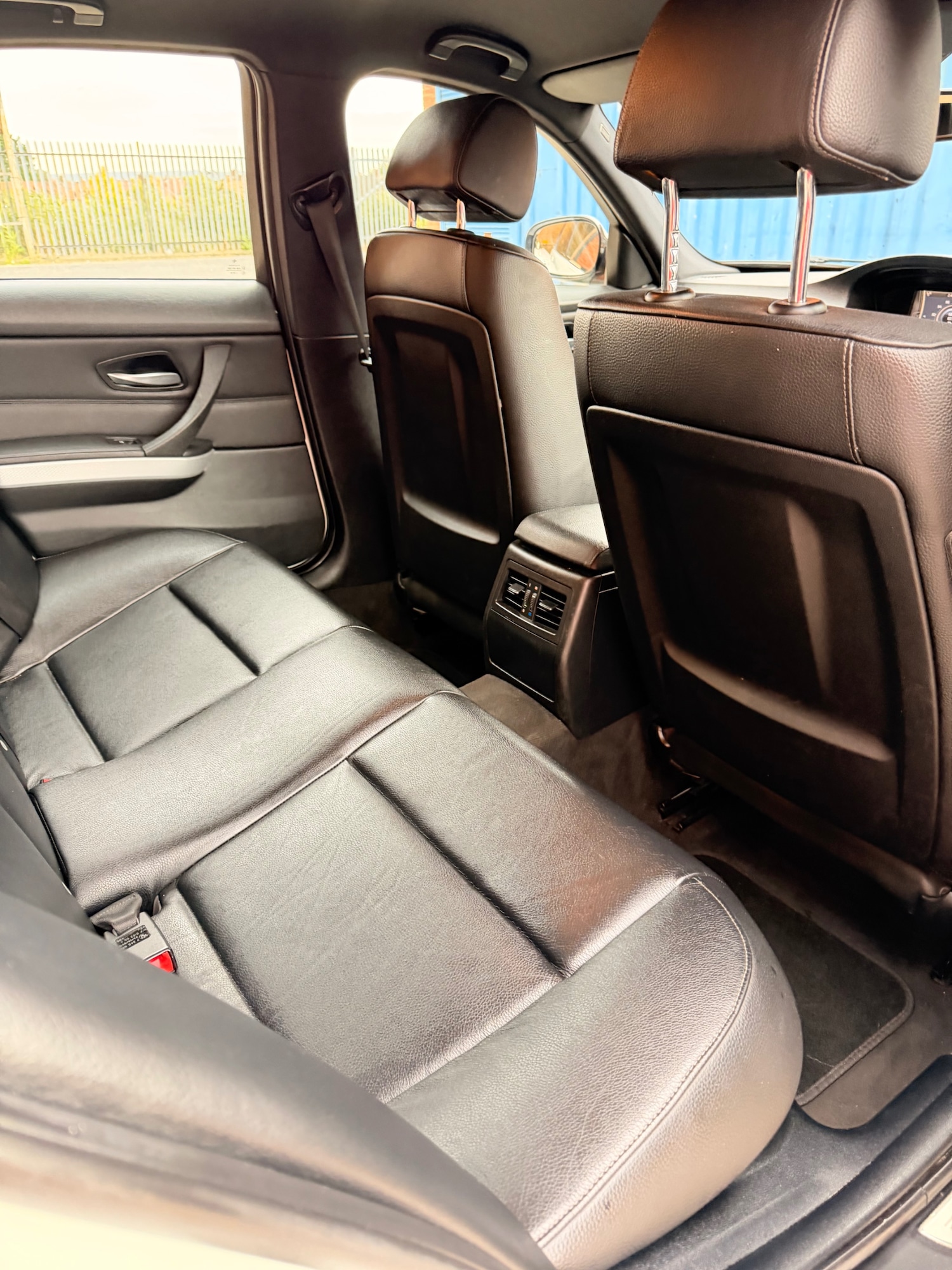 Used BMW 3 Series 2010 for sale - 76421810: Photo 10