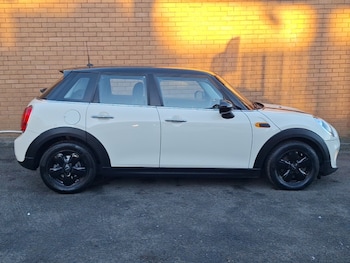 Used MINI Hatch 2017 for sale - 77090404: Photo