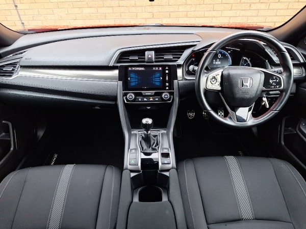 Used Honda Civic 2019 for sale - 76208209: Photo 2
